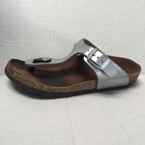 Birkenstock Gizeh Girl's Silver Sandals Sz 32 EU /1-1.5 US